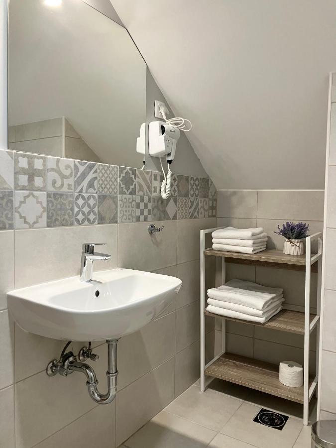 Petlov Salas Rooms Novi Sad Eksteriør bilde
