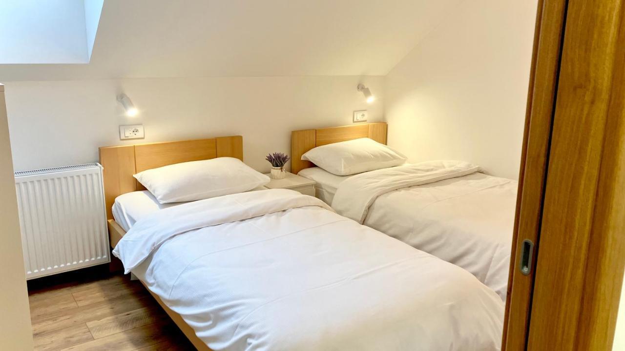 Petlov Salas Rooms Novi Sad Eksteriør bilde