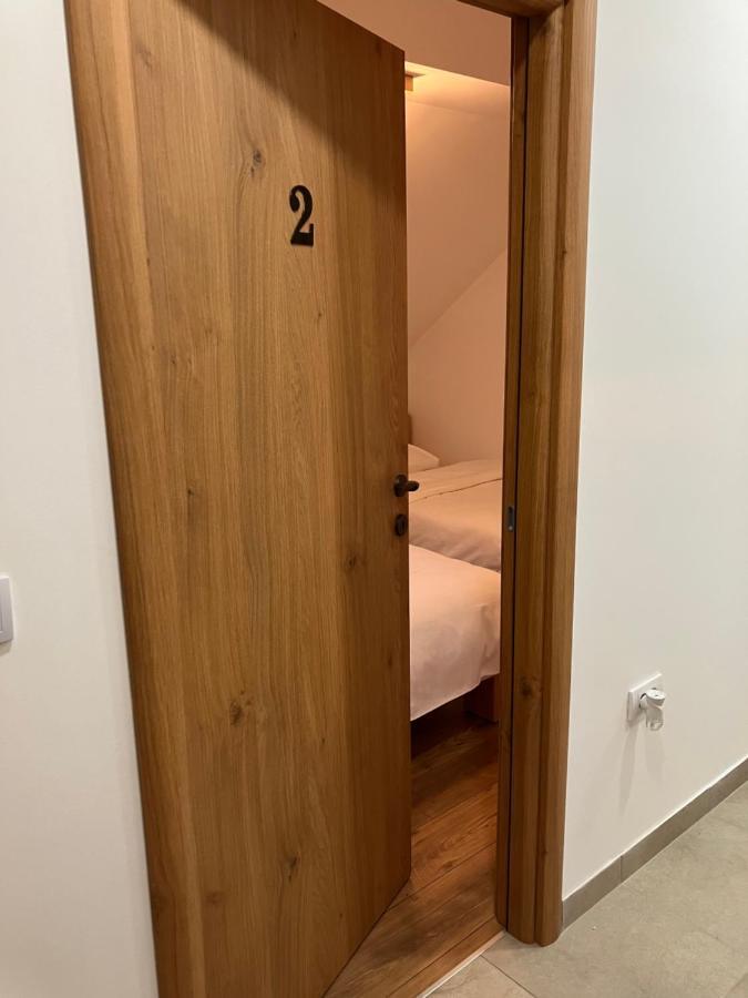 Petlov Salas Rooms Novi Sad Eksteriør bilde