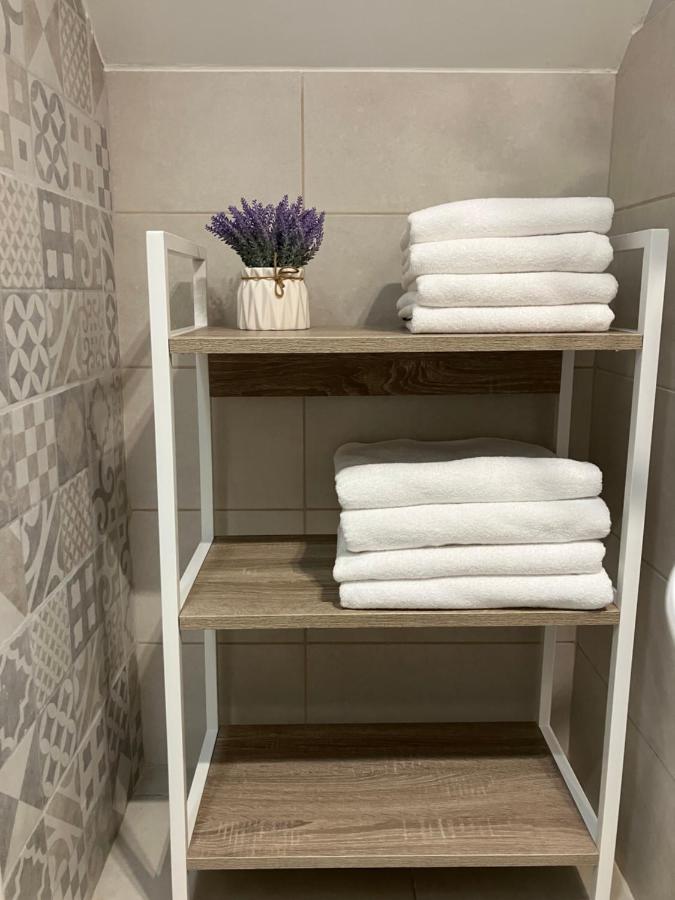Petlov Salas Rooms Novi Sad Eksteriør bilde
