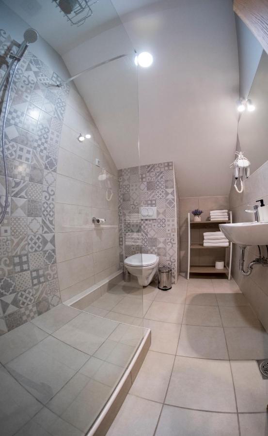 Petlov Salas Rooms Novi Sad Eksteriør bilde