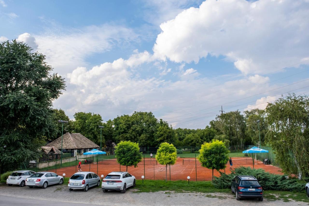 Petlov Salas Rooms Novi Sad Eksteriør bilde