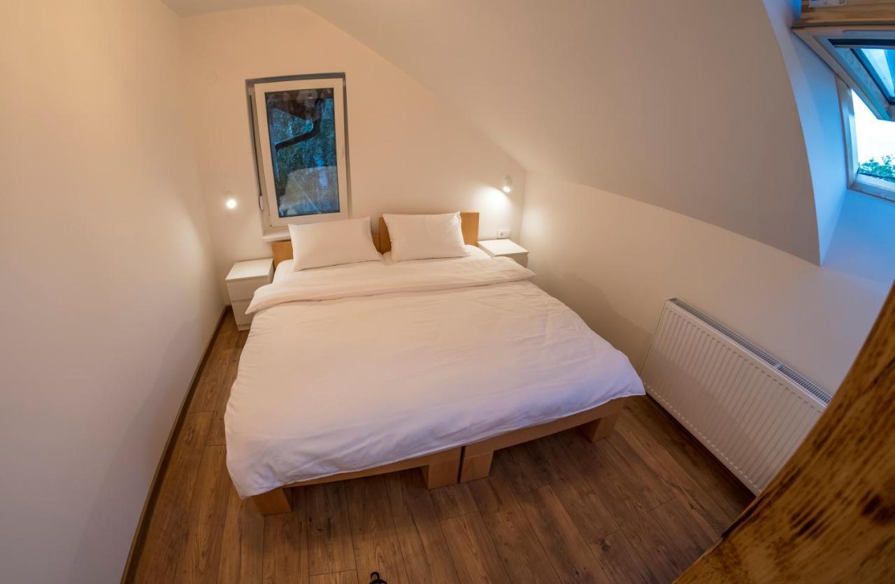 Petlov Salas Rooms Novi Sad Eksteriør bilde
