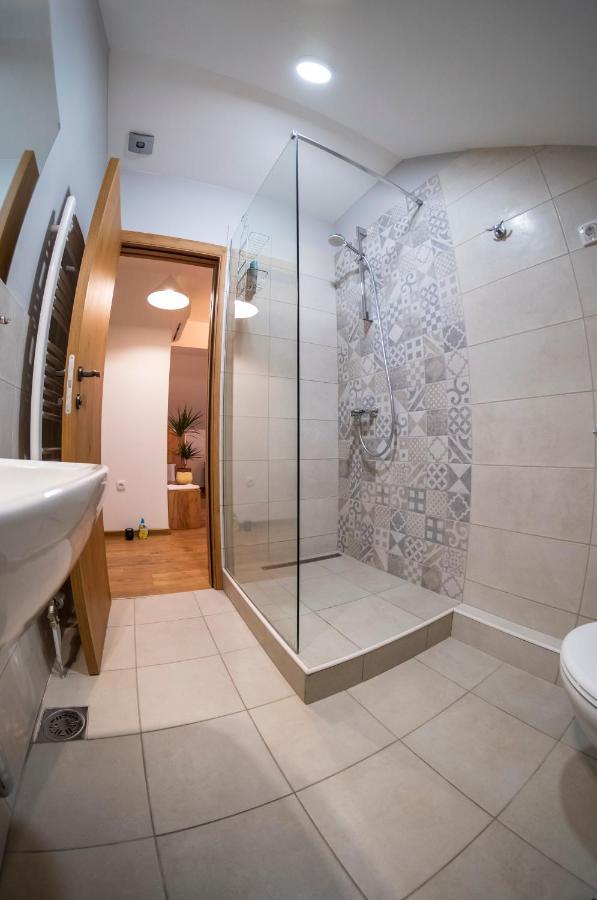 Petlov Salas Rooms Novi Sad Eksteriør bilde