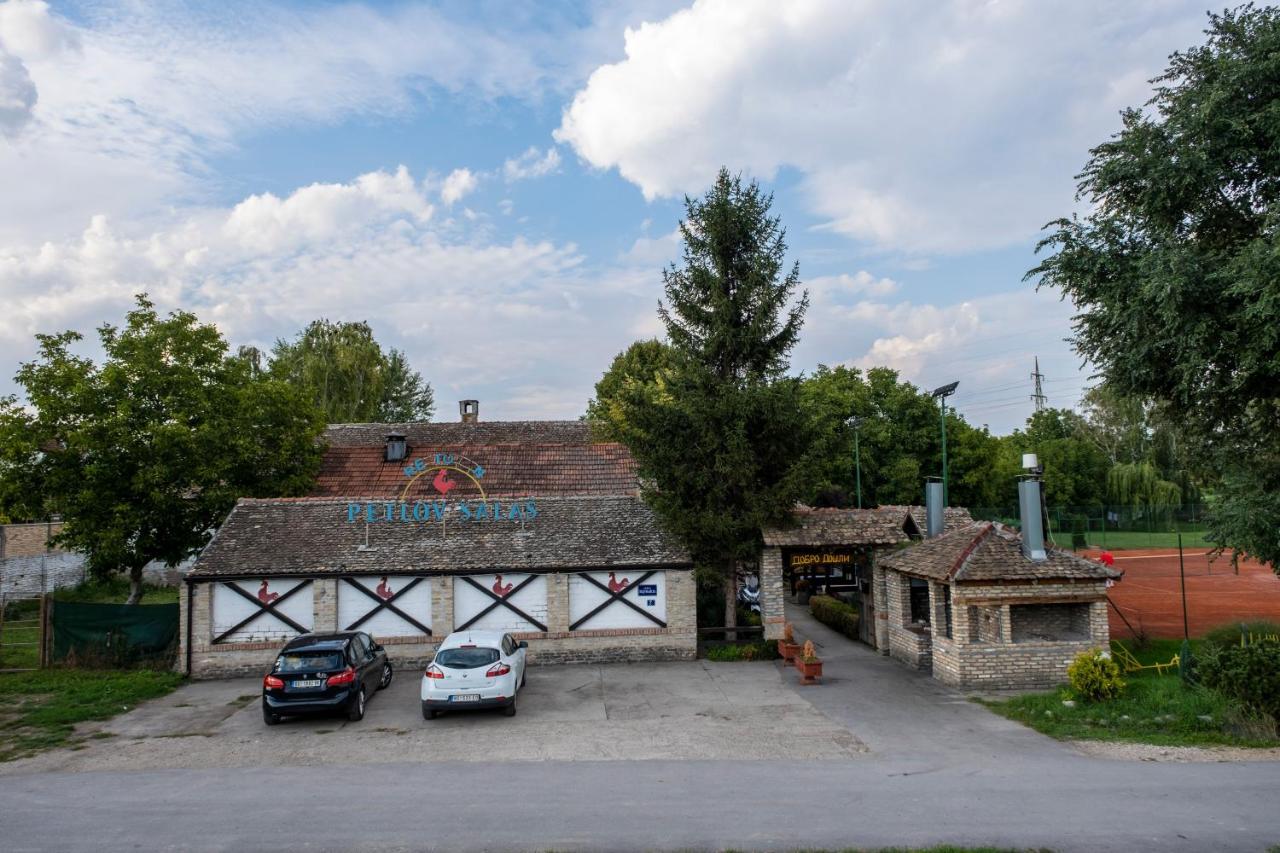 Petlov Salas Rooms Novi Sad Eksteriør bilde